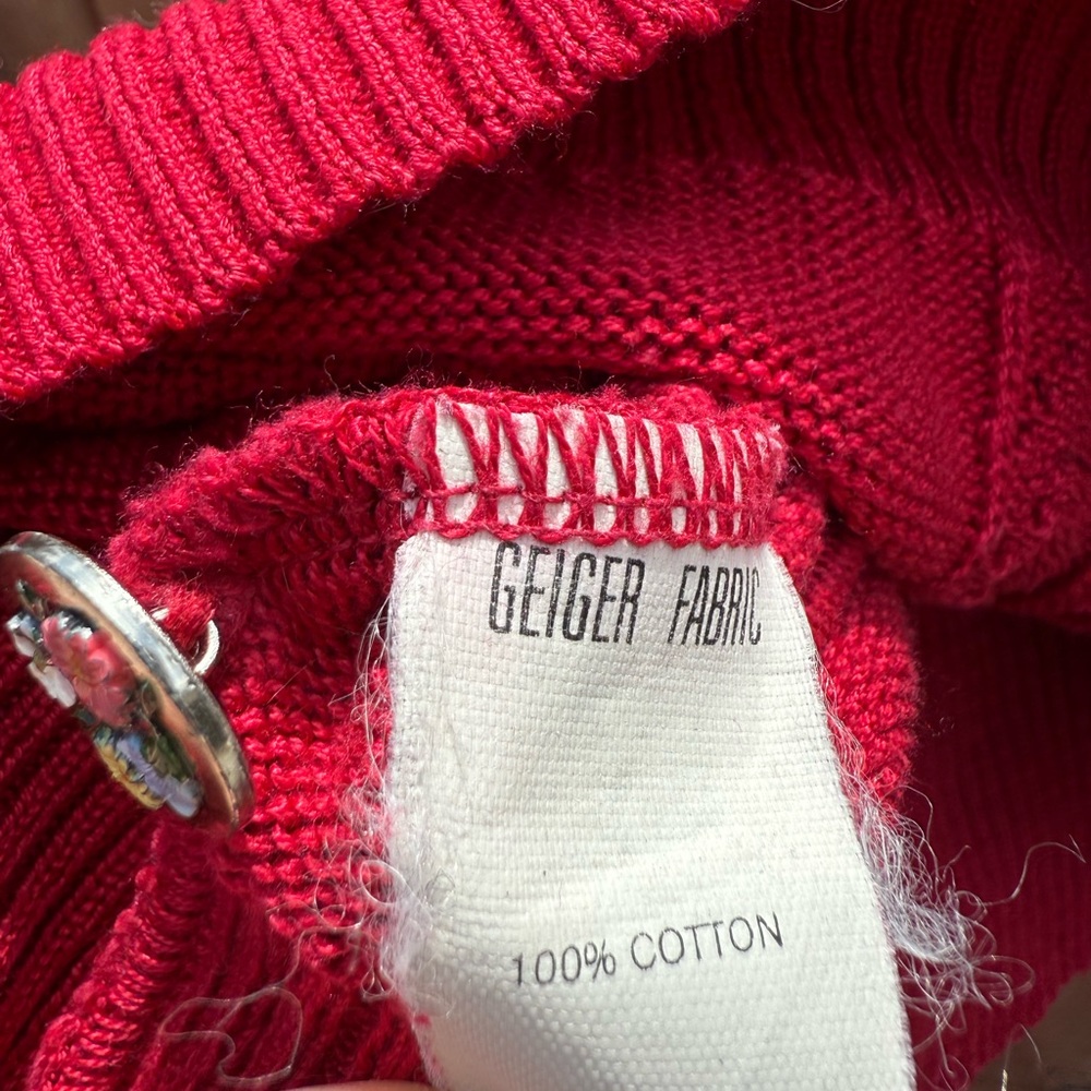 Vintage Geiger Red Knit Sweater with Floral Buttons Women’s Size Medium - Picture 6 of 7